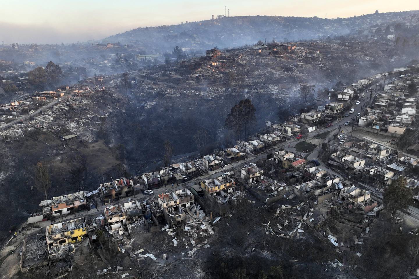 Vista aérea de la destrucción tras los incendios en Chile.