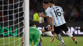 Invicta Argentina vence a Colombia 1-0 y la aleja de Catar-2022