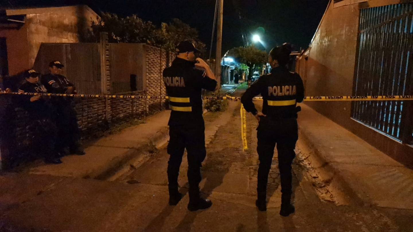 En El Roble de Puntarenas vuelve el temor de vecinos al reactivarse los tiroteos que dejan dos muertos en las últimas 24 horas. Foto: Andrés Garita.