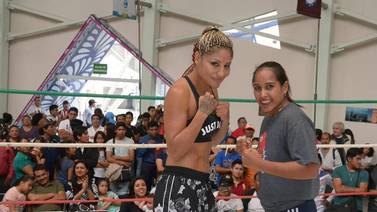 Boxeadora tica Carolina Arias disputará título mundial gallo ante rival mexicana que la supera en 17 centímetros