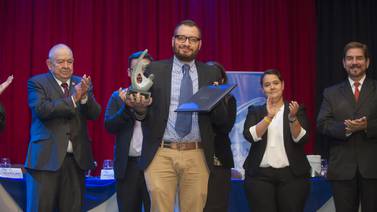 Comunicador de "La Nación" ganó premio del Colegio de Periodistas