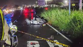 Motociclista atropella y mata a peatón que intentaba cruzar calle en Alajuela