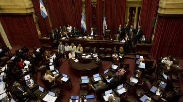 Senado de Argentina aprueba ley para  pagar a  fondos 'buitres'