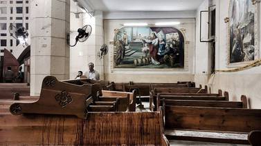 Sermones cargados de odio alientan la violencia contra los coptos en Egipto