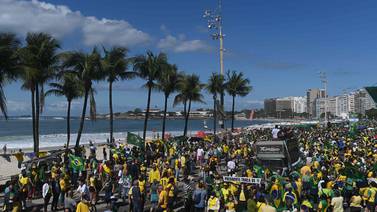 Simpatizantes de Jair Bolsonaro protestan contra sistema electoral en Brasil