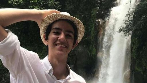 Marco Calzada Valverde, de 19 años, fue asesinado para robarle el celular, su cuerpo apareció en el barrio Chino, San José. Foto: Tomada de redes sociales