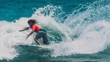Ticos tuvieron jornada exitosa en primer día del Mundial de Surf en El Salvador