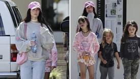 Megan Fox acusada de ‘abuso infantil’ por dejar que sus hijos vistan ‘ropa de niña’ 
