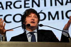 Gobierno argentino amplía prohibición de lenguaje inclusivo a administración nacional
