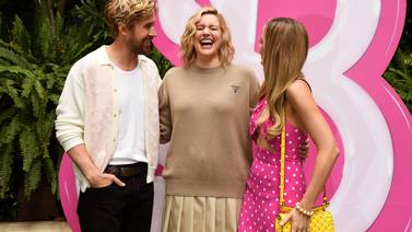 Ryan Gosling sorprendió a Greta Gerwig con presentación Ken y Barbie por su cumpleaños