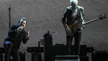 U2 llama 'héroe' al pueblo mexicano durante su concierto en ese país