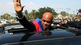 Martelly asume poder en un Haití en ruinas