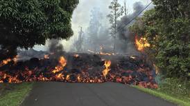 Lava del volcán Kilauea  arrasa viviendas  y amenaza otras en Hawái