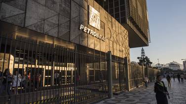 Escándalo de    Petrobras borró el futuro brillante de  Brasil