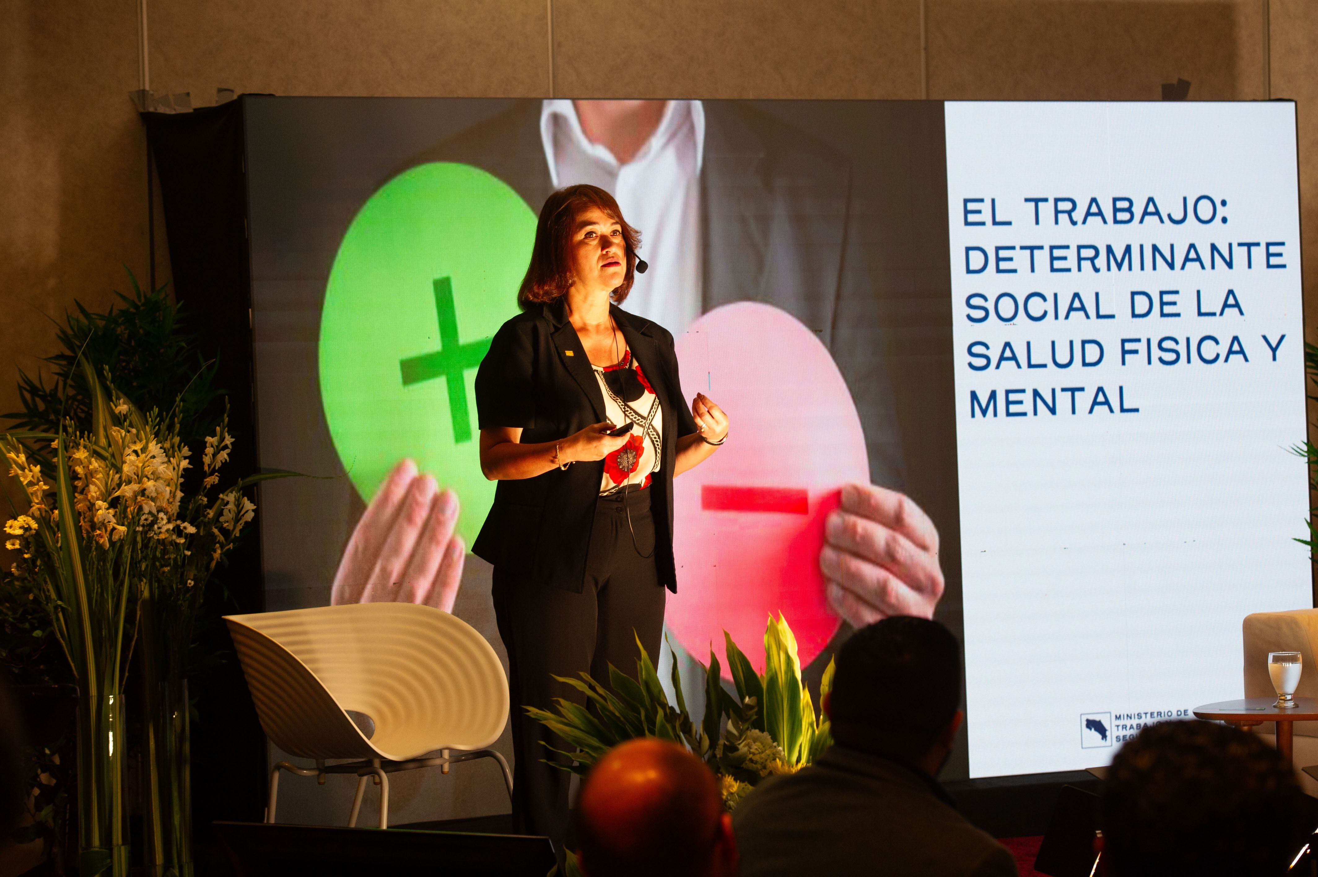 En el foro sobre salud mental empresarial también participó la especialista del Ministerio de Trabajo Nury Sánchez Aragonés. 