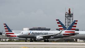 Estados Unidos ordena a aerolíneas comerciales asistir en la evacuación