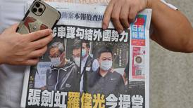Justicia de Hong Kong rechaza liberación bajo fianza de directivos de periódico prodemocracia