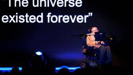 Stephen Hawking, físico que revolucionó la forma de ver el universo