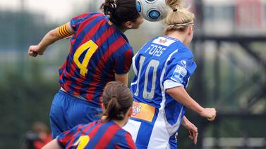Los cabezazos en el fútbol serían más dañinos para el cerebro de las mujeres