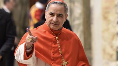 Papa Francisco acepta dimisión de un influyente cardenal del Vaticano