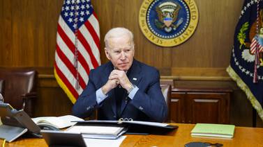 Biden dice a Putin que atacar a Ucrania tendrá ‘rápidos y severos costos’
