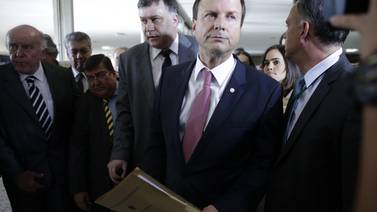 Vicepresidente de Brasil desafía a Dilma Rousseff y debilita la coalición de gobierno