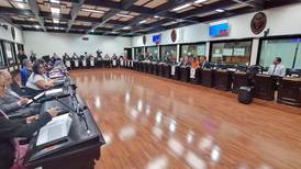 Diputados levantan parálisis legislativa con tres horas de discursos sobre la UPAD