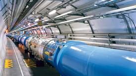 CERN ofrece capacitar a ticos en física de partículas
