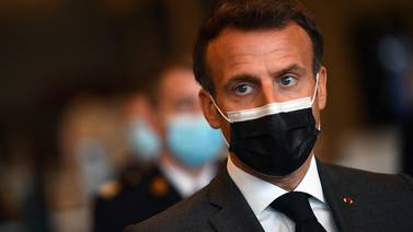 Fiscalía pide 18 meses de cárcel contra sujeto que abofeteó al presidente francés Emmanuel Macron