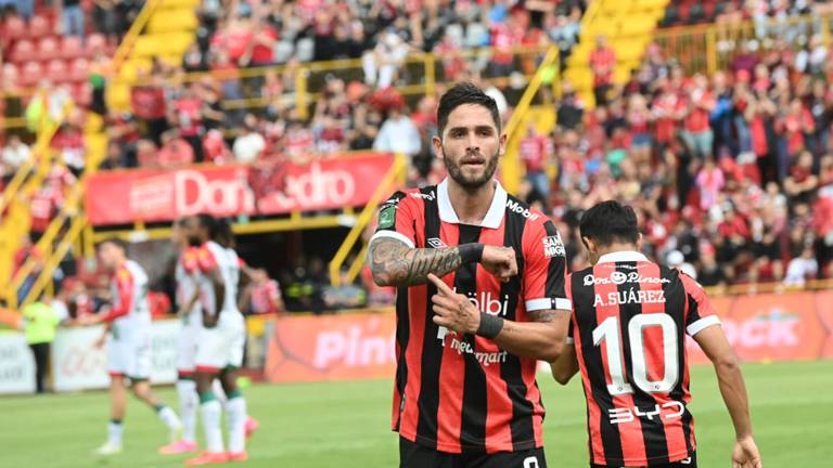 Alajuelense goleó a Guanacasteca; San Carlos se dejó el último boleto