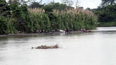Indígena muere  al volcar panga en río Chirripó