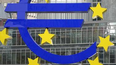 Euro gana valor por incertidumbre ante políticas económicas de Trump