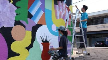 Sala Garbo estrena mural realizado por artistas internacionales Zosen y Mina Hamada