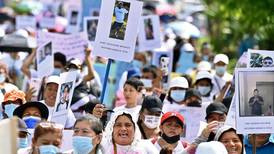 Familiares de reos exigen derogar régimen de excepción en El Salvador