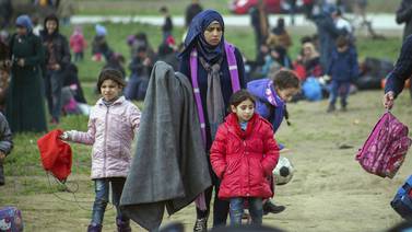 Fronteras balcánicas se cierran para inmigrantes
