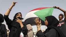 Mujeres de Sudán alzan la voz por sus derechos tras la salida de al-Bashir