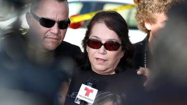 Restos de Jenni Rivera llegaron a California para preparar funerales