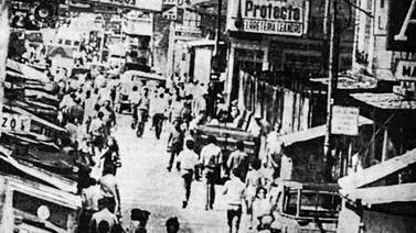 Hoy hace 50 años: Ventas callejeras obligaban a peatones a caminar por media calle