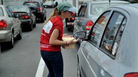 Jóvenes piden donar ‘un rojo’ para dar casa a pobres