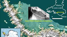  Un iceberg gigante se separa de una plataforma en la Antártida