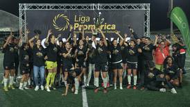 Wílmer López se siente orgulloso de sus leonas de Alajuelense: ‘Nunca se dan por derrotadas’