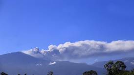 Ceniza del volcán Turrialba caerá este miércoles sobre Coronado, Goicoechea, Moravia, Tibás y Heredia