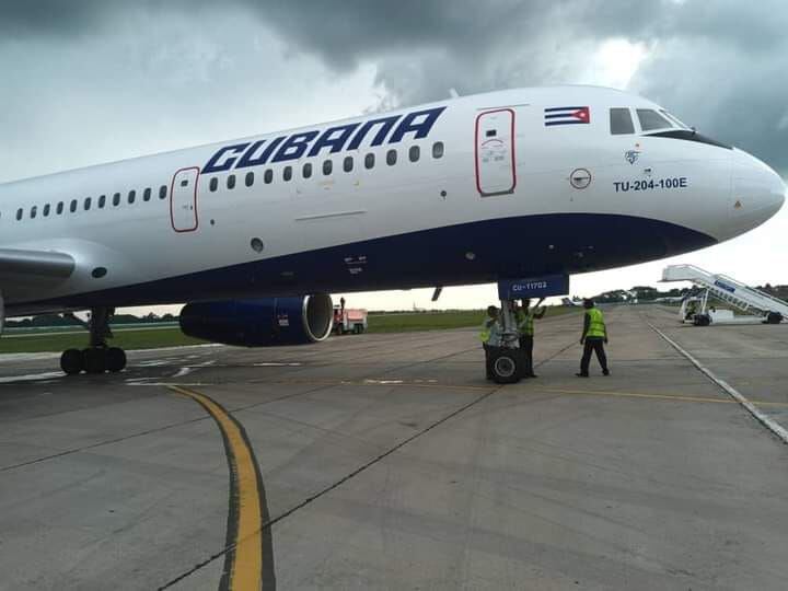 Cubana de Aviación canceló los vuelos hacia Argentina los días 23 y 24 de abril de 2024 por no lograr el abastecimiento de combustible en el país suramericano. 
