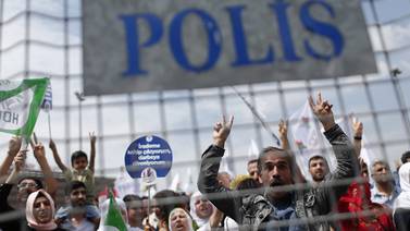 152 diputados quedan expuestos a procesos legales en Turquía