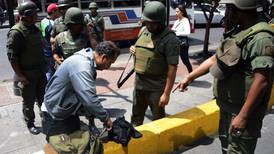 Autoridades desalojan  plaza céntrica de Caracas   