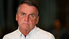 Jair Bolsonaro acusado de evadir la justicia tras pasar dos días en embajada húngara en Brasil
