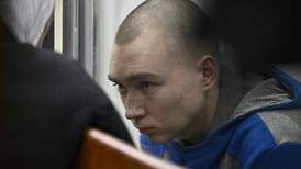 Soldado ruso es condenado a cadena perpetua por crímenes de guerra en Ucrania