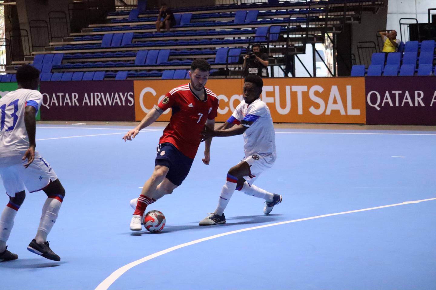 Minor Cabalceta (7) convirtió tres de los ocho goles de la Selección de Costa Rica de futsal contra Haití.