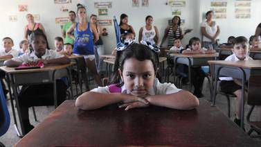 Bum de empleo colma de niños escuela en Garabito