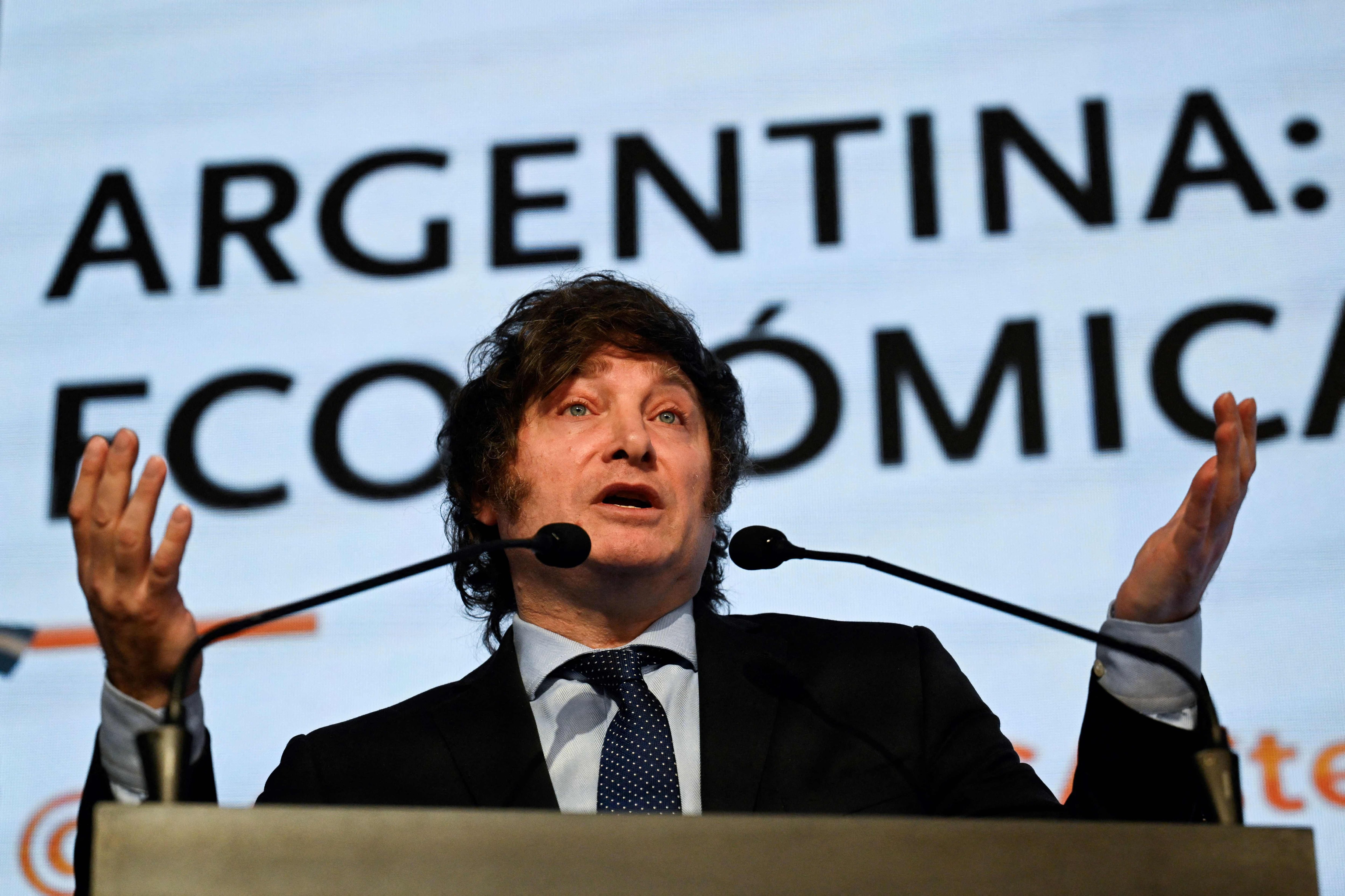 Javier Milei es el candidato presidencial que logró más votos en las primarias en Argentina. Las encuestas lo ubican en la mejor posición para ganar el balotaje. 